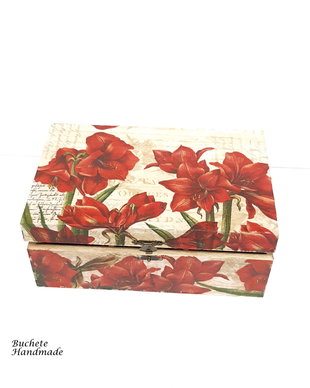 Cutie din lemn  cu flori de amaryllis