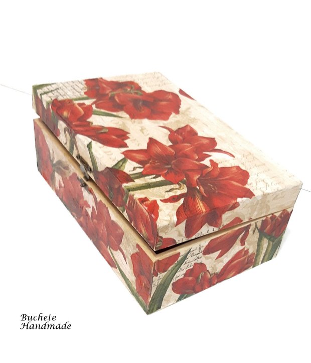 Cutie din lemn  cu flori de amaryllis