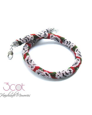 Colier crosetat cu margele de nisip - Frozen Roses