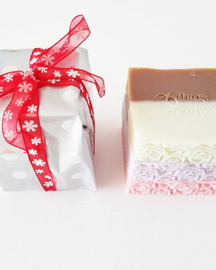Christmas Gift - Set Trio Soaps, menta si cacao, tei si lavanda, trandafiri si ylang - ylang.