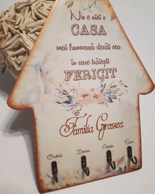 Cuier decorativ pentru chei, in forma de casuta, 25/30 cm