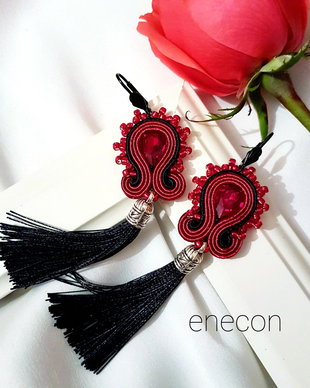 Cercei soutache visinii cu ciucuri