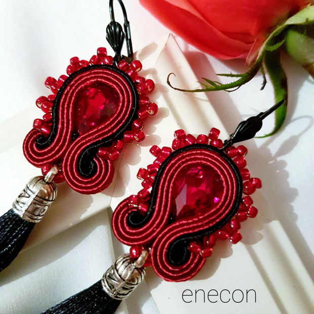 Cercei soutache visinii cu ciucuri