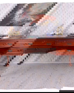 Birou englezesc din lemn masiv cu picioare de leu