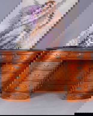 Birou oval din lemn masiv cu tapiterie verde