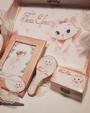 Set mot/prima aniversare cu tema Pisici Aristocrate, Marie