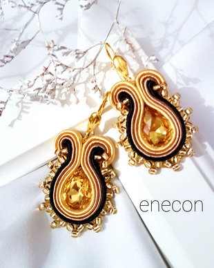 Cercei aurii soutache cu cristale