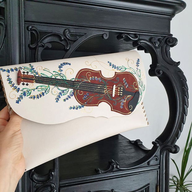 Plic handmade unicat -Violin in Lavender