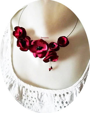 colier / colan cu flori burgundy