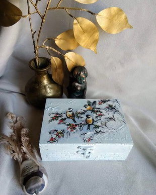 Cutie decorativa din lemn