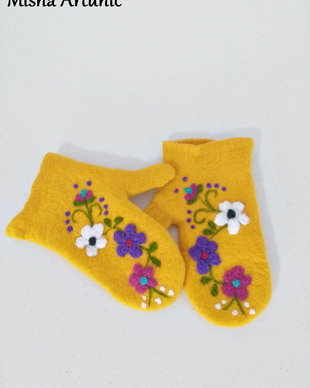 Manusi impaslite, cu motiv floral