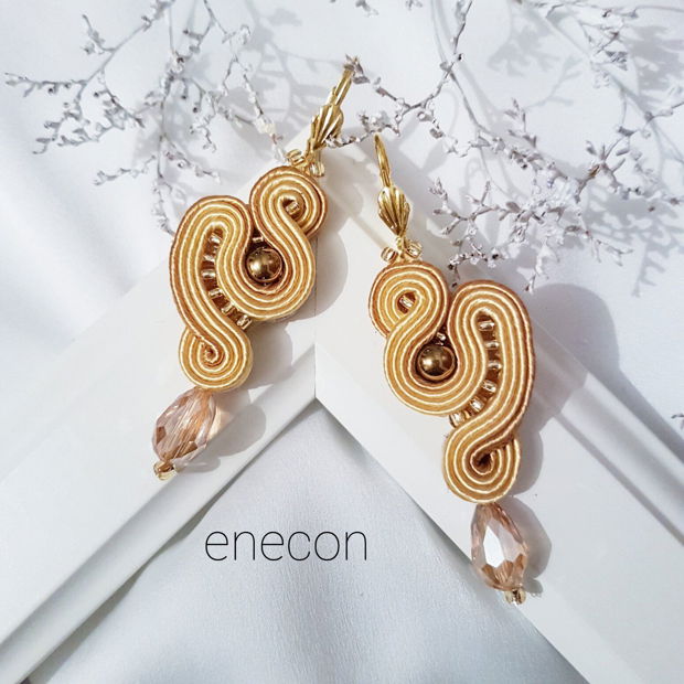 Cercei aurii soutache