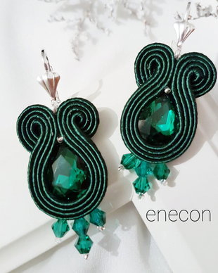Cercei verzi soutache cu cristale