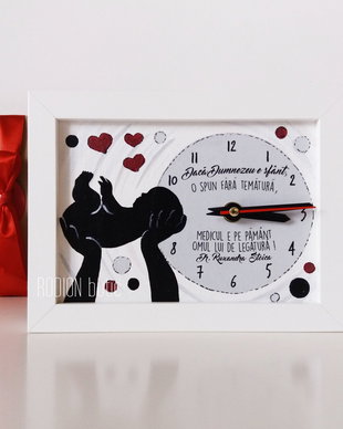 ceas pictat canvas personalizat 20x15cm medicul