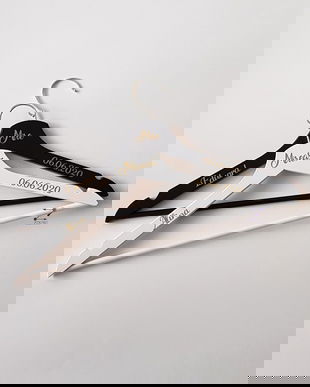 Umerase miri cu nume, umerase nunta scris auriu, umerase nunta personalizate, umerase miri auriu, umerase nume auriu, umerase nunta elegante, umeras mireasa, umeras mire