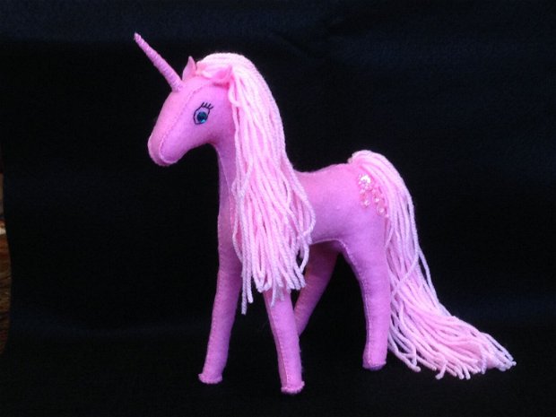 Unicorn magic roz, figurina handmade din fetru