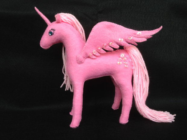 Unicorn magic roz, figurina handmade din fetru