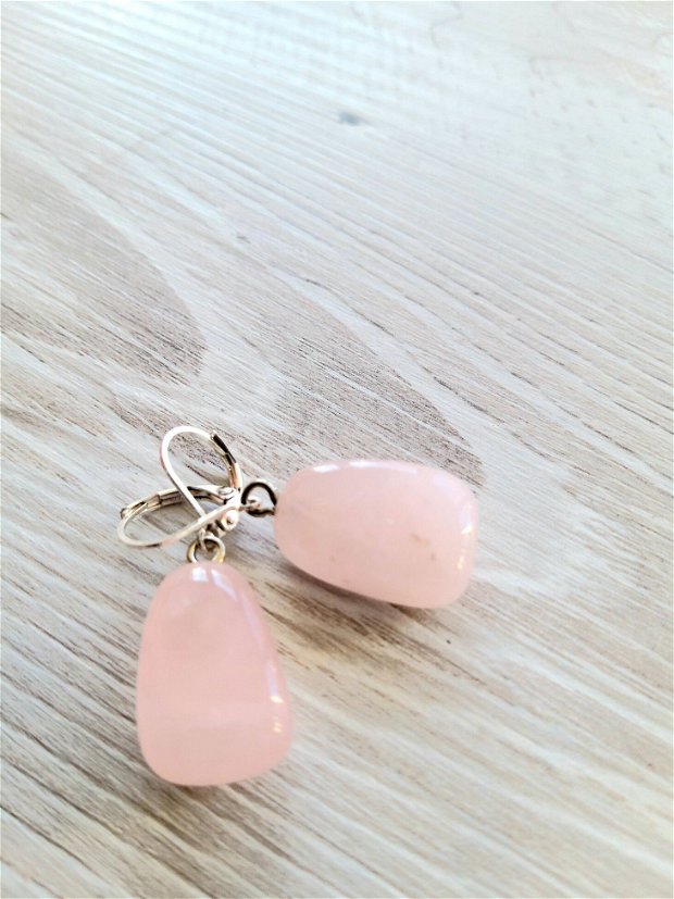 Cercei din quartz roz