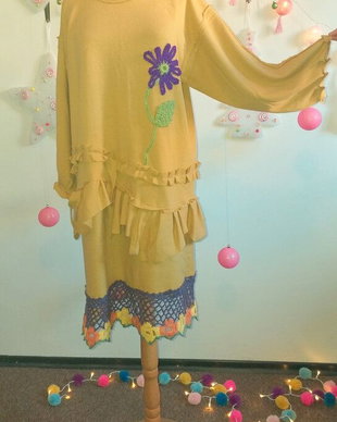 Rochie șic cu bordură dantelată din croșet