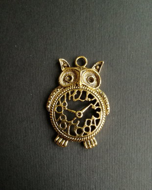 PANDANTIV BUFNITA -AURIU - 48 X 33 MM