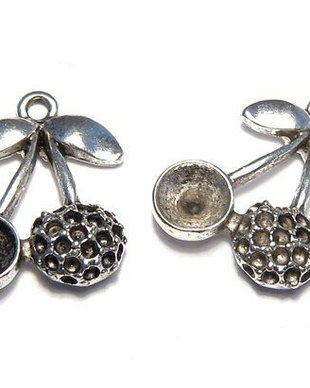 Pandantiv metalic, argintiu antichizat, 17x21 mm