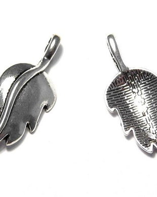 Pandantiv metalic, argintiu antichizat, frunza, 29x12 mm