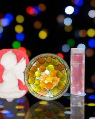 Set 3 produse: Odorizant de camera Marry Christmas, balsam de buze rosu si sapun cu aroma de portocala si scortisoara