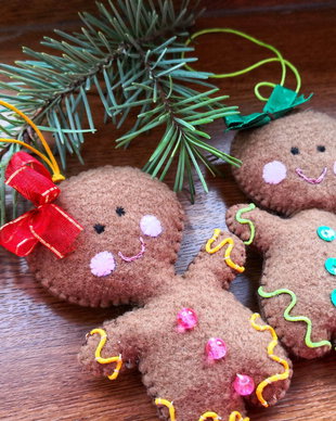 Gingerbread/prăjiturici din fetru, umplute cu flori de lavandă