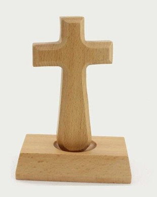 K1001 - Cruce lemn de fag, blac, baza cu magnet, lucrata manual