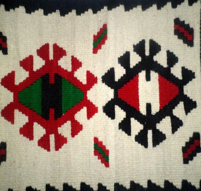 Carpeta traditionala decorativa