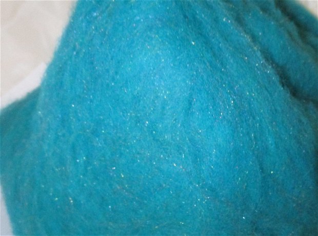 lana cardata-albastru verzui lucios