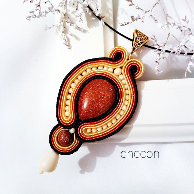 Pandantiv soutache piatra soarelui