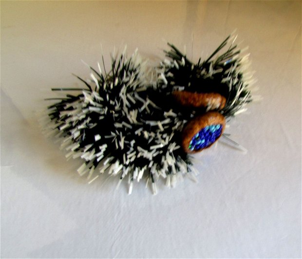 Ornament de brad -  Urme de ghinda (1)  CR 0006