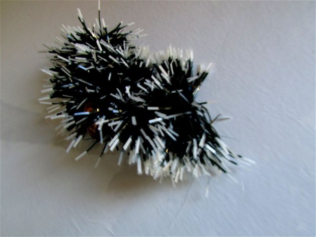 Ornament de brad - Urme de ghinda (2)  CR 0007