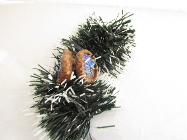 Ornament de brad  Urme de ghinda (3)  CR 0008