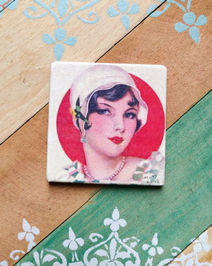 Magnet Flapper girl