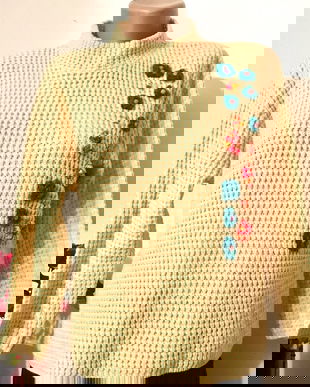 Pulover cu aplicatii