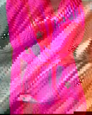 esarfa diafana fucsia cu flori brodate