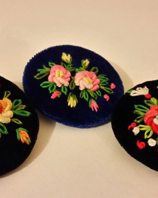 Brose cu rol de martisor