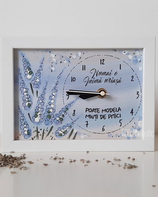 Ceas personalizat handmade pictat manual educatoare invatatoare lavanda