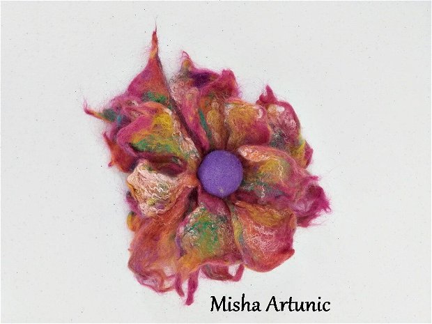 Vândut Brosa impaslita - Floare colorata