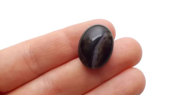 Agat  negru  dungat - Cabochon - A151