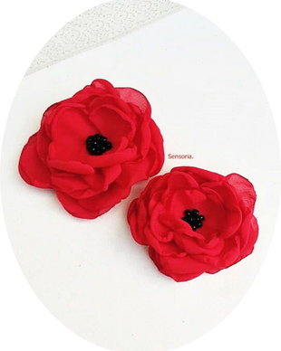 set brose / flori rosii
