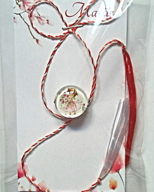 Brosa martisor cabochon sticla 14mm fetita