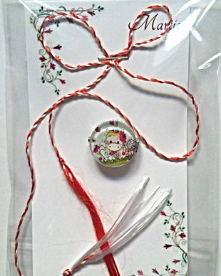 Brosa martisor cabochon sticla 14mm ponei