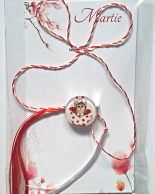 Brosa martisor cabochon sticla 14mm pisicuta buburuza