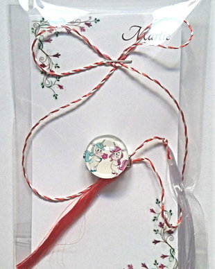 Brosa martisor cabochon sticla 14mm ponei