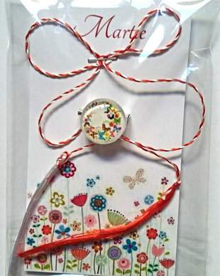 Brosa martisor cabochon sticla 14mm fluturi