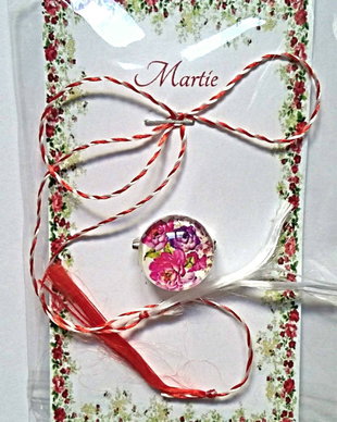 Brosa martisor cabochon sticla 14mm buchet flori