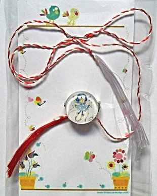 Brosa martisor cabochon sticla 14mm zana bleu